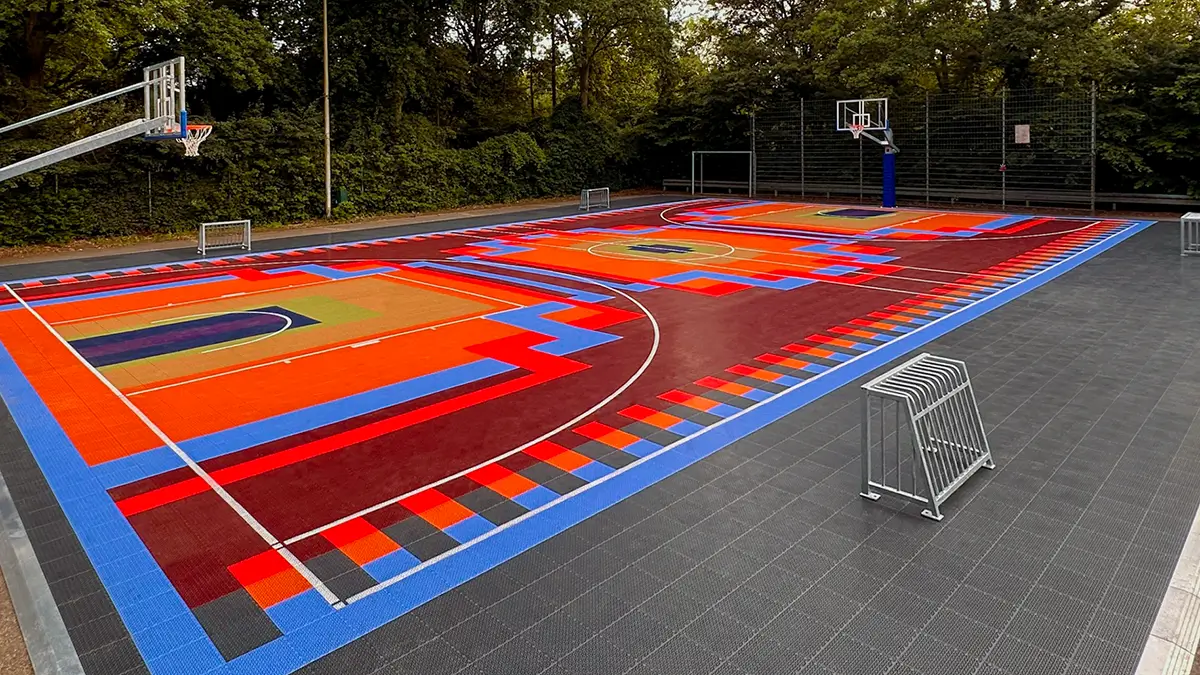 Delft flying carpet court